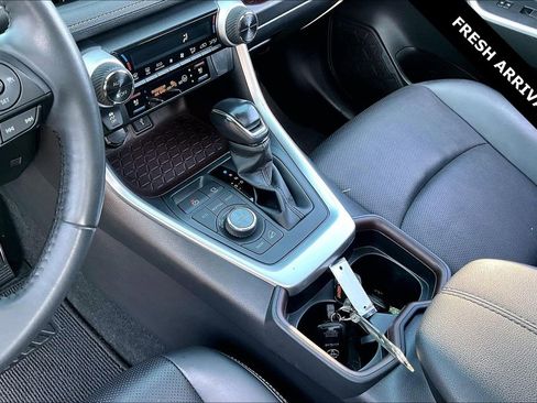Used 2020 Toyota RAV4 Limited w/ Limited Grade Weather Package AWD/4WD image 17