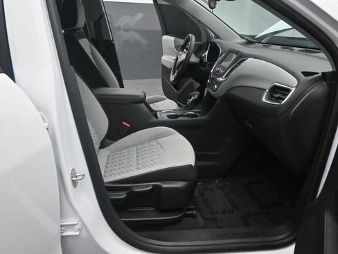 Used 2024 Chevrolet Equinox LS w/ Driver Confidence II Package FWD image 19
