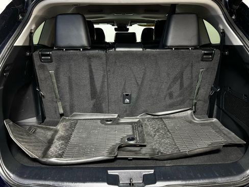 Certified 2023 Toyota Highlander XLE image 27