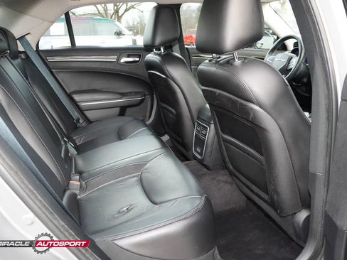 Used 2017 Chrysler 300 Limited w/ Driver Convenience Group image 29