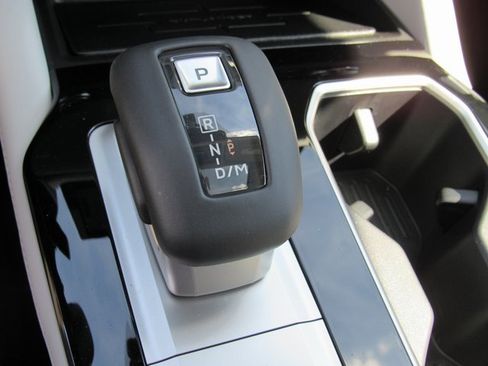 New 2025 Mitsubishi Outlander SE image 20