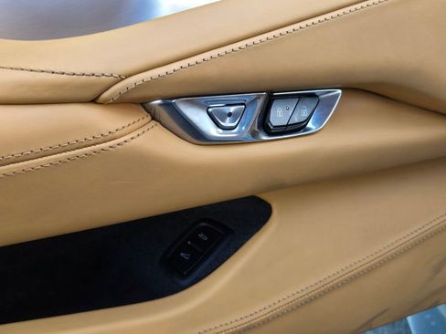 Used 2022 Chevrolet Corvette Stingray Premium Cpe w/ Z51 Performance Package image 17