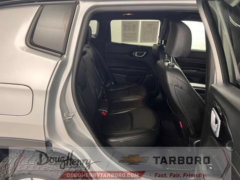 Used 2025 Jeep Compass Trailhawk AWD/4WD image 36