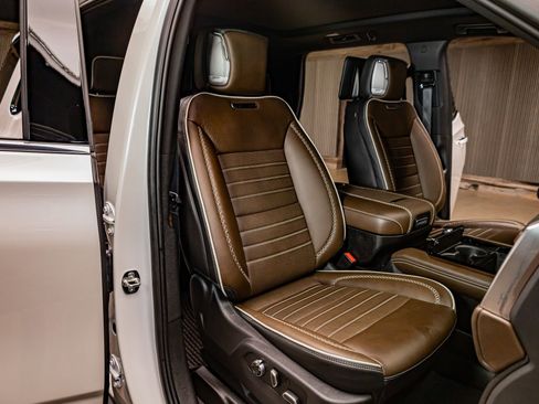 Used 2025 GMC Yukon Denali Ultimate image 26