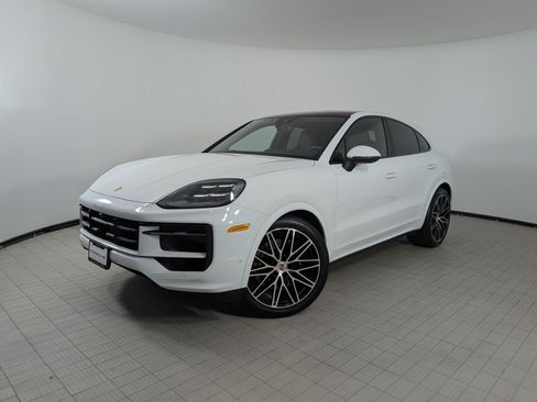 Certified 2025 Porsche Cayenne Coupe AWD/4WD image 1