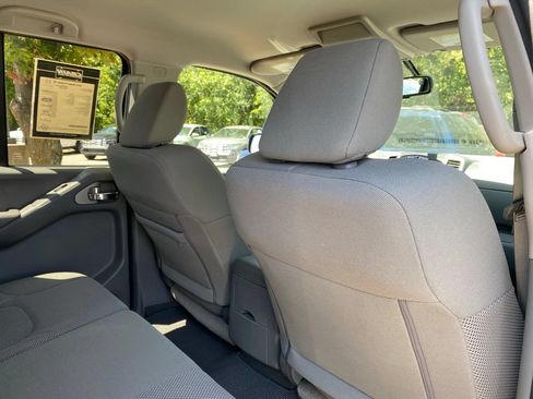 Used 2021 Nissan Frontier SV AWD/4WD image 29