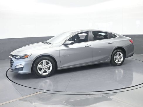 Used 2024 Chevrolet Malibu LT FWD image 2