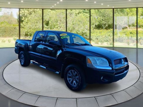 Used 2007 Mitsubishi Raider LS image 3