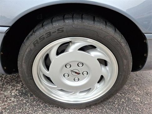 Used 1991 Chevrolet Corvette Coupe image 9