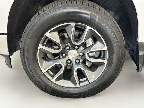 Used 2023 Chevrolet Silverado 1500 LT AWD/4WD image 35