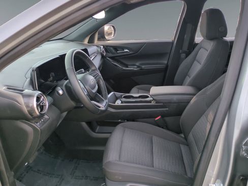 Used 2025 Chevrolet Equinox LT image 9