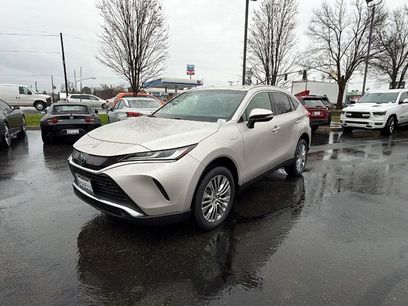 Used 2021 Toyota Venza XLE w/ Carpet Mat Package (TMS)