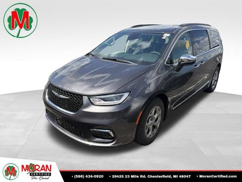 Used 2023 Chrysler Pacifica Limited FWD image 1