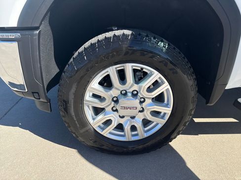 Used 2024 GMC Sierra 2500 SLT w/ SLT Premium Package image 27
