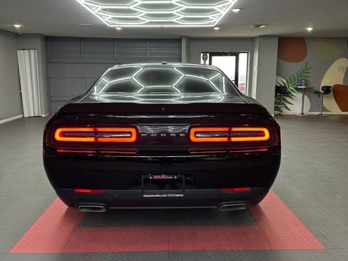 Used 2018 Dodge Challenger SXT RWD image 5