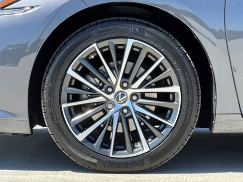 Used 2023 Lexus ES 300h w/ Premium Package FWD image 14