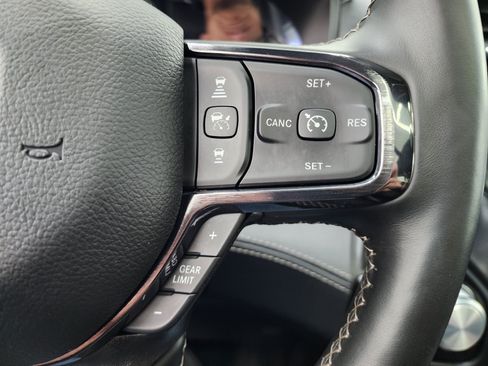 Used 2023 RAM 1500 Limited AWD/4WD image 17