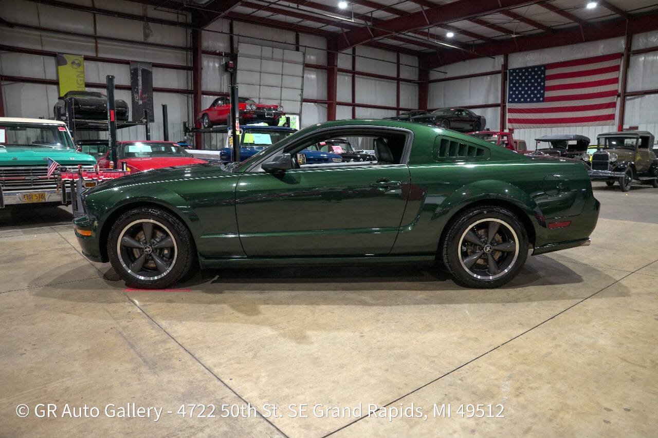 Used 2009 Ford Mustang GT Premium RWD image 4