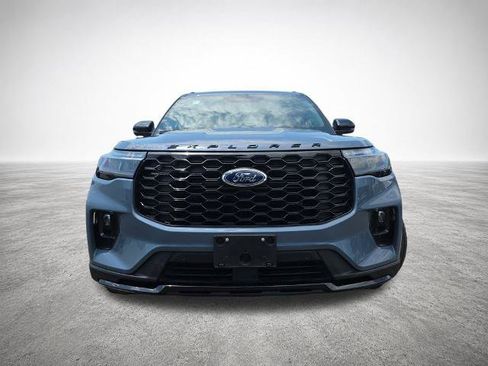 Certified 2025 Ford Explorer ST-Line w/ Premium Package AWD/4WD image 3