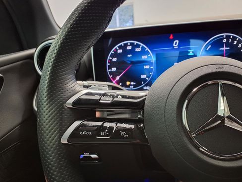 Used 2025 Mercedes-Benz GLC 350e 4MATIC image 28