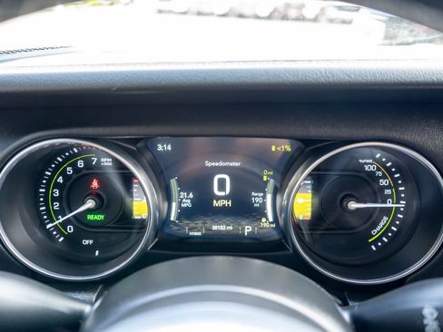 Used 2021 Jeep Wrangler Unlimited Sahara AWD/4WD image 19