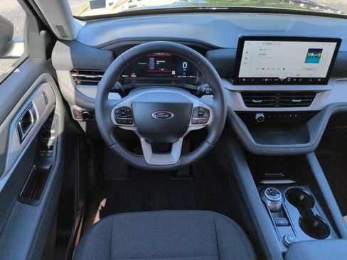 Used 2025 Ford Explorer Active RWD image 15