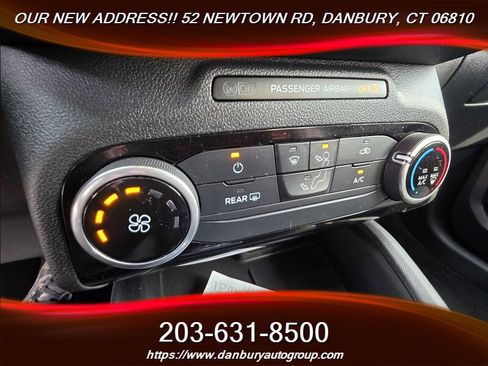 Used 2022 Ford Escape SE image 13