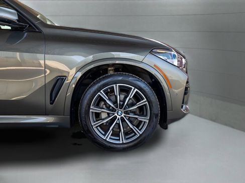 Used 2023 BMW X5 xDrive40i w/ M Sport Package AWD/4WD image 10