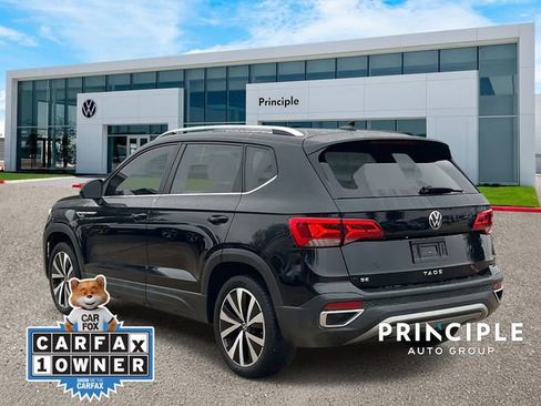 Certified 2022 Volkswagen Taos SE image 5