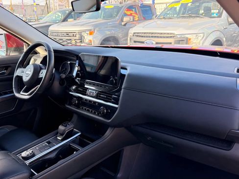 Used 2023 Nissan Pathfinder SL image 28