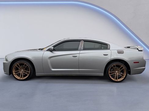 Used 2014 Dodge Charger SE image 6