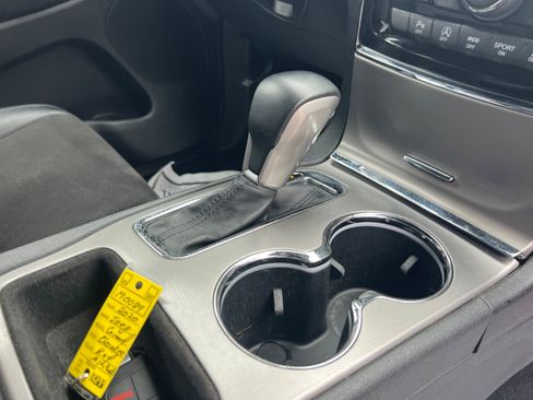 Used 2020 Jeep Grand Cherokee Altitude AWD/4WD image 19