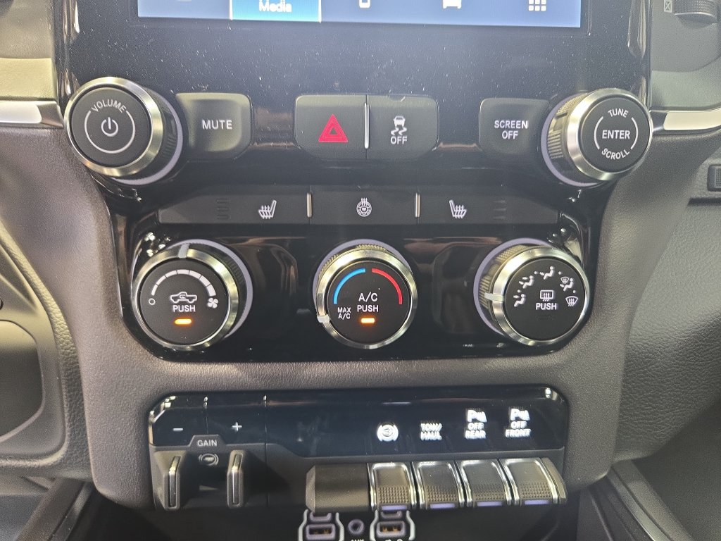New 2027 RAM 2500 Big Horn AWD/4WD image 24