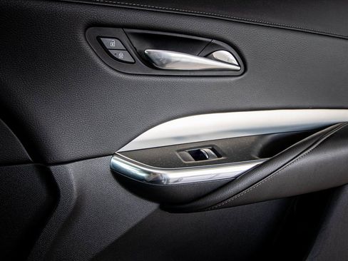 Used 2019 Cadillac XT4 Premium Luxury image 37