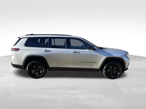 New 2025 Jeep Grand Cherokee L Altitude AWD/4WD image 4