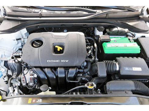 Used 2018 Hyundai Elantra SEL FWD image 32