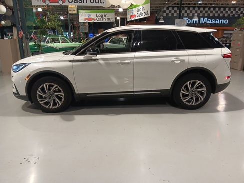 Used 2023 Lincoln Corsair AWD w/ Equipment Group 101A image 9