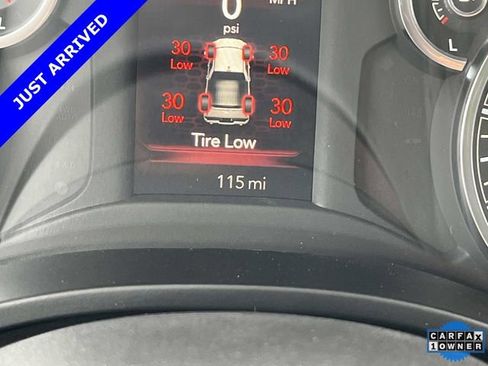Certified 2025 RAM 1500 Big Horn AWD/4WD image 40