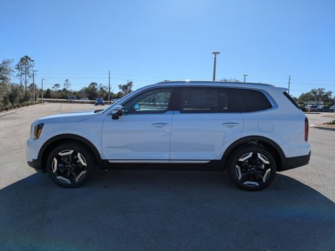 New 2025 Kia Telluride S image 8
