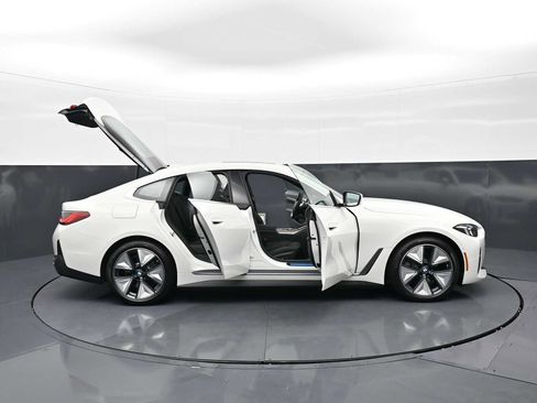 New 2026 BMW i4 eDrive40 w/ Premium Package RWD image 35