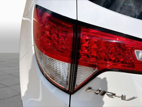 Used 2021 Honda HR-V LX image 29