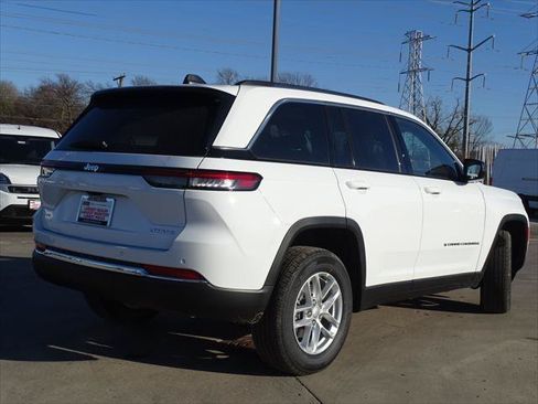 Certified 2023 Jeep Grand Cherokee Laredo w/ Luxury Tech Group I AWD/4WD image 13