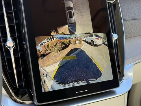 New 2026 Volvo XC90 B6 Ultra image 22