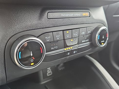 Used 2025 Ford Escape Active AWD/4WD image 17