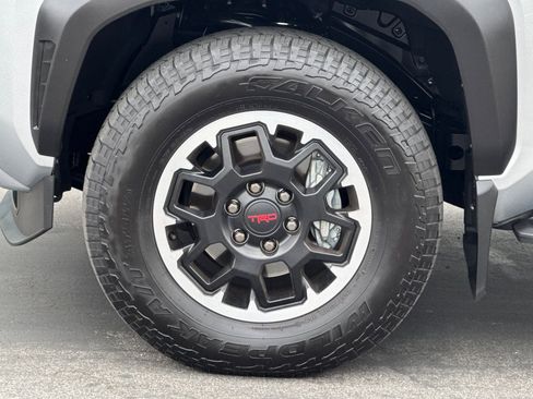 Certified 2025 Toyota 4Runner TRD Off-Road AWD/4WD image 35
