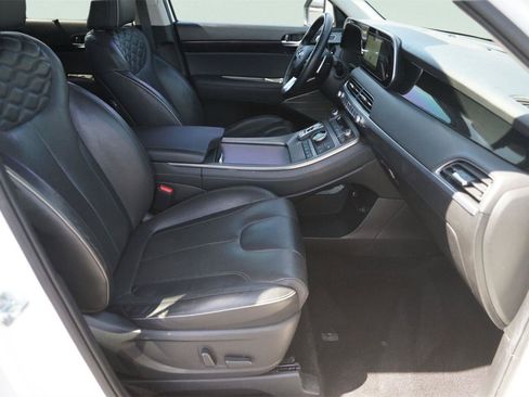 Used 2022 Hyundai Palisade Limited FWD image 19