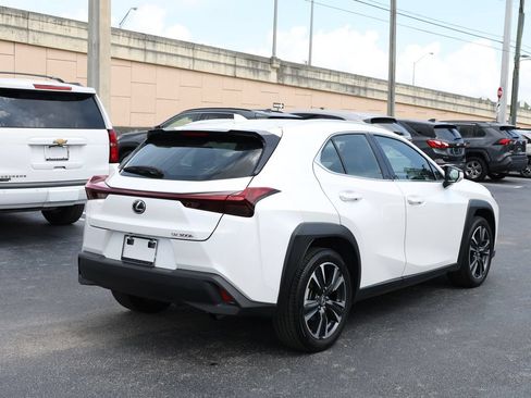 Used 2025 Lexus UX 300h FWD image 4