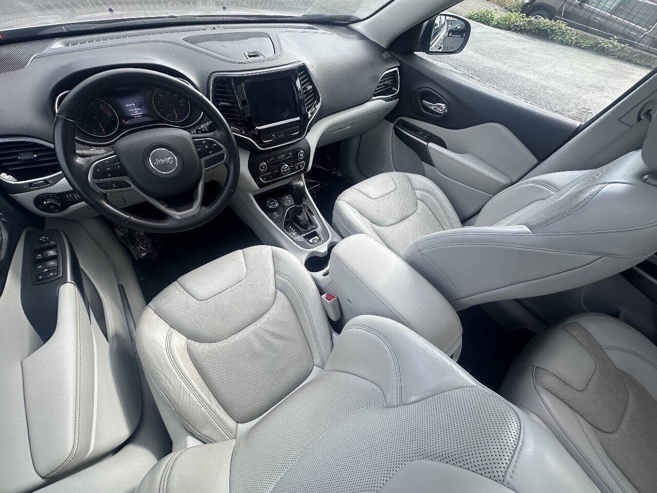 Used 2019 Jeep Cherokee Limited AWD/4WD image 15
