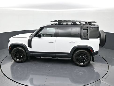 Used 2023 Land Rover Defender 110 S AWD/4WD image 19