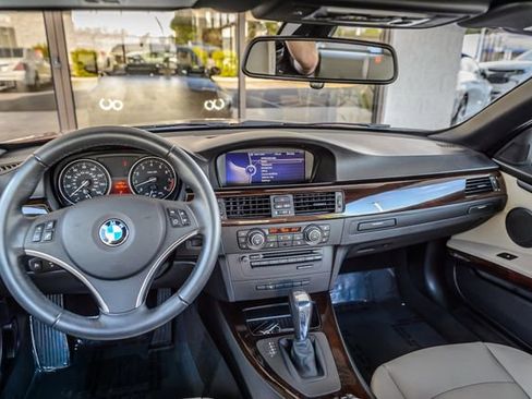 Used 2012 BMW 328i Convertible image 31